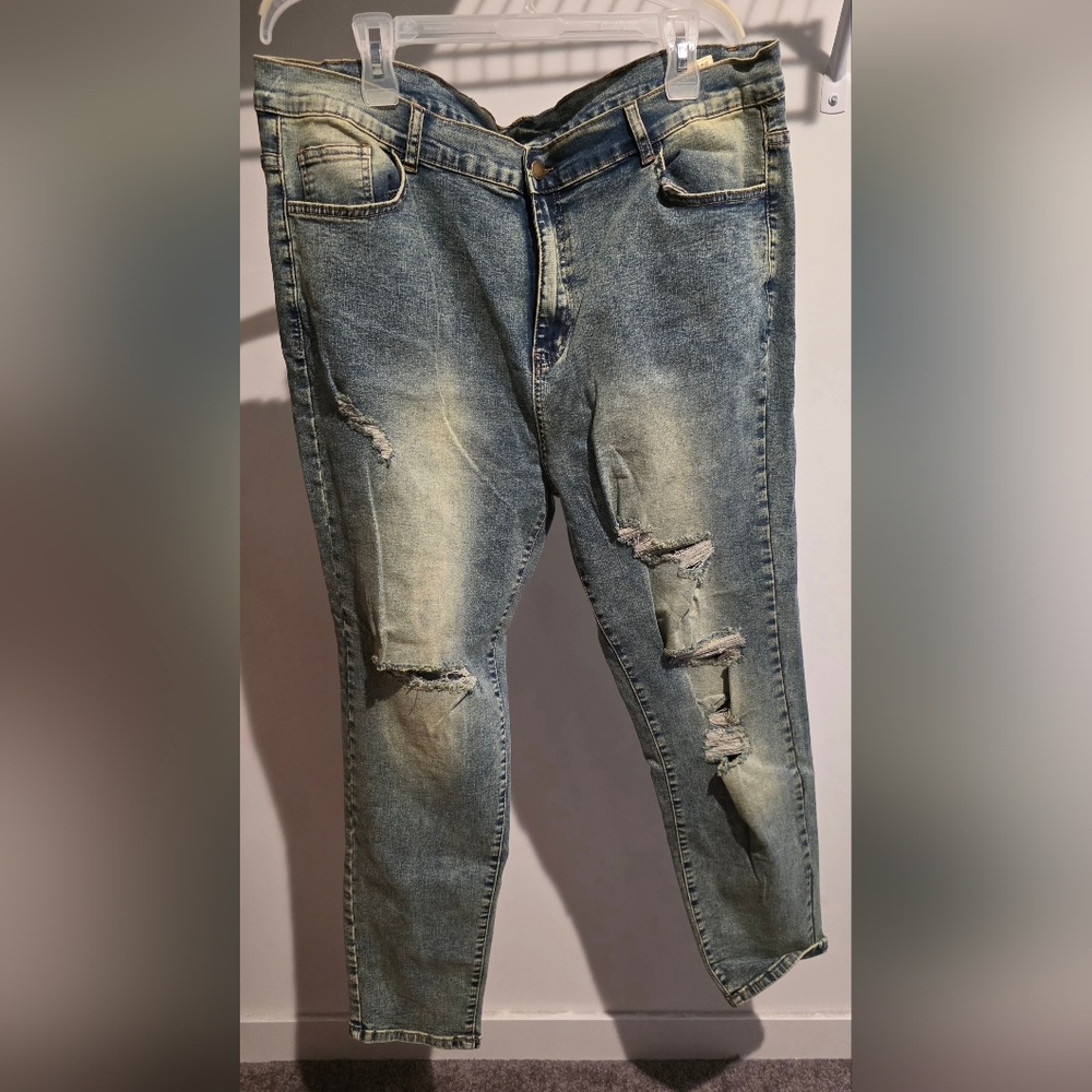 SHEIN Light Blue Distressed Relaxed Jeans